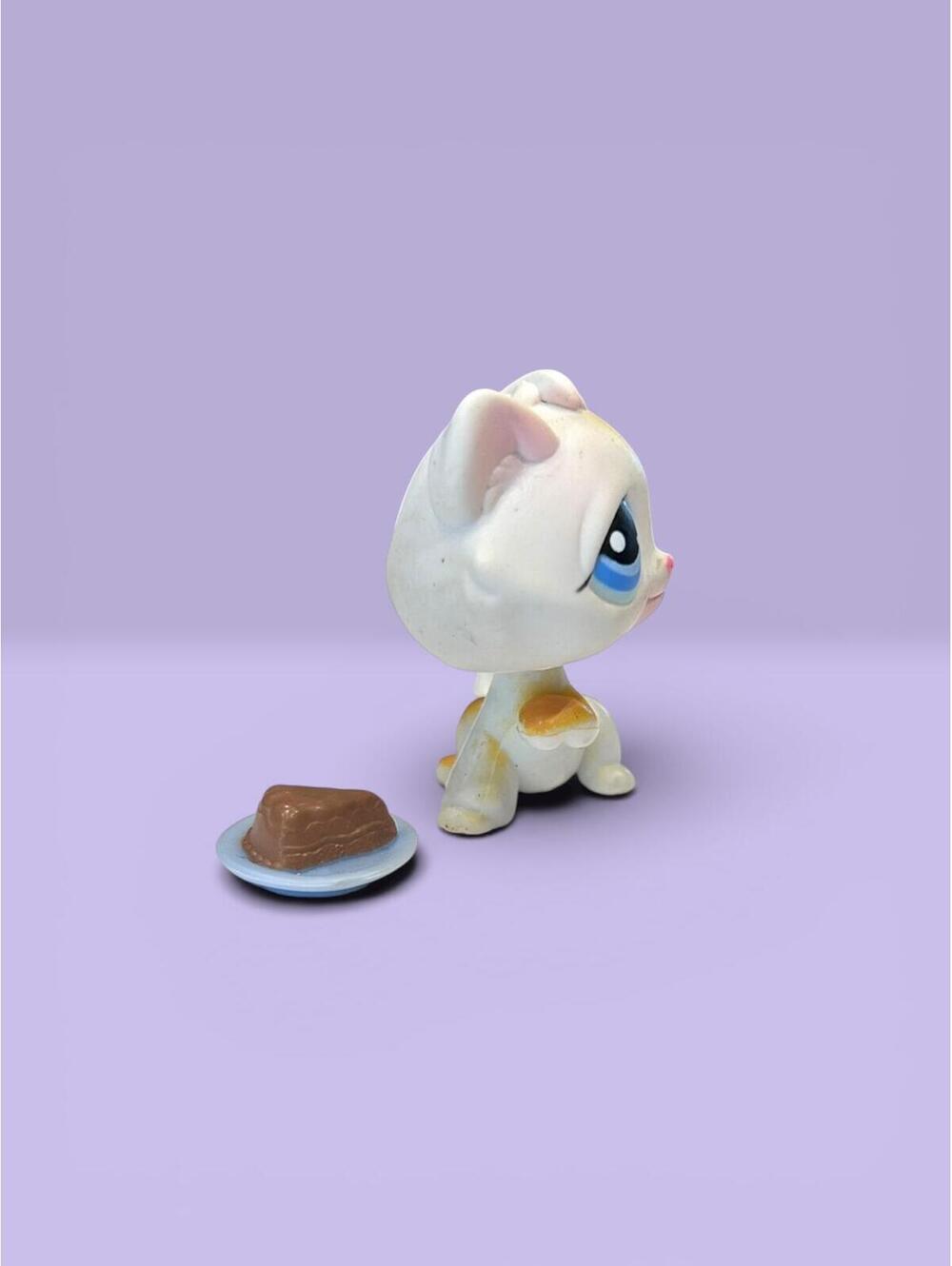 Littlest Pet Shop LPS Tabby #52 with Cake Accessory. - Picture 2 of 5